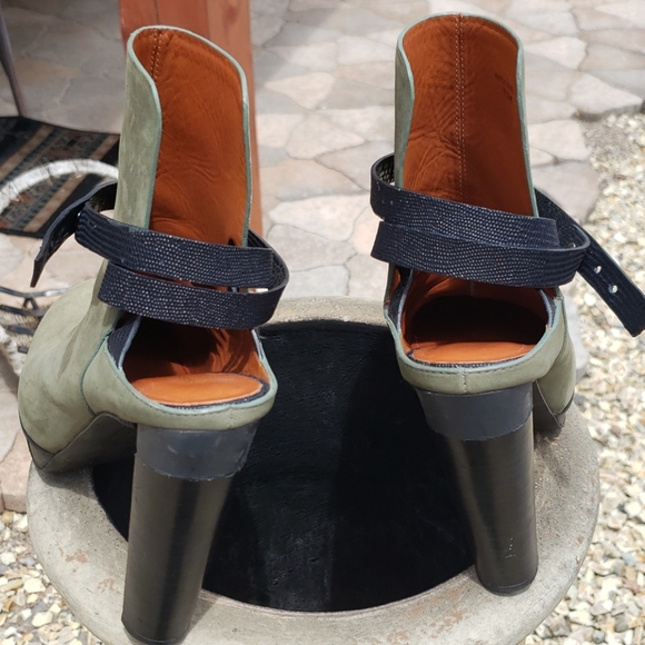 Rebecca Minkoff Ankle Harness Clog Sz 9.5 - Picture 3 of 4